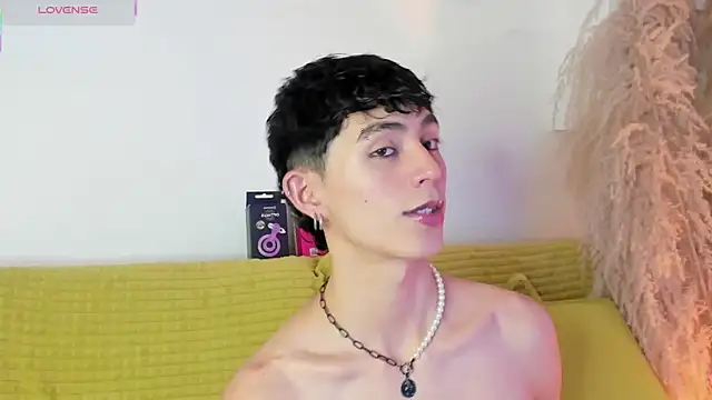 MaikyCooper online show from October 2025 08:49:01 PM