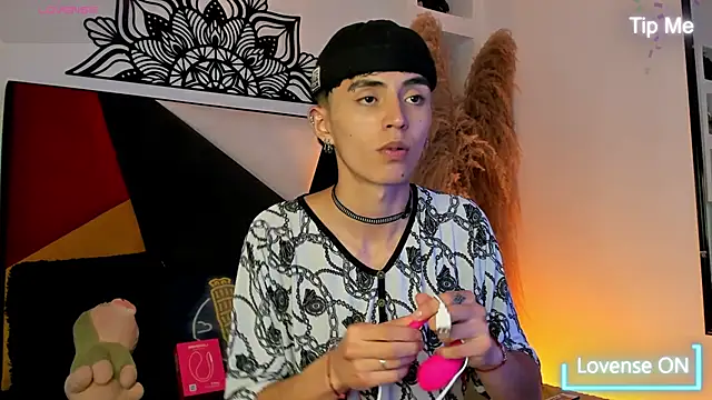 MaikyCooper online show from October 2025 08:19:02 PM