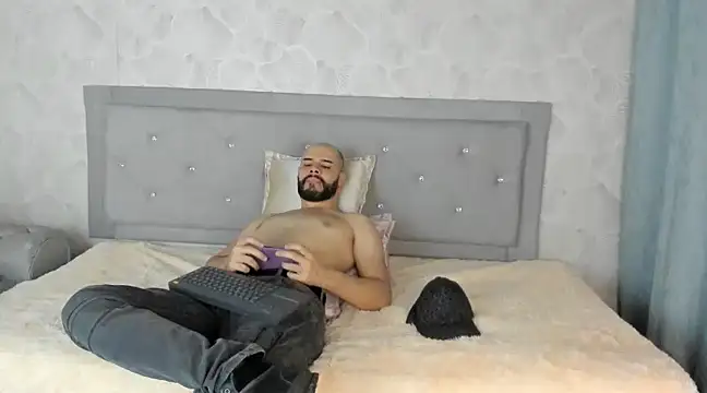 Snapshot of Luke_Diaz7 chatting on February 2025 11:53:02 PM Luke Diaz7 online show from February 2025 11:53:02 PM