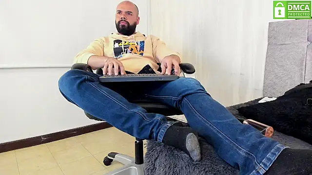 Luke Diaz7 online show from December 2025 04:41:04 AM