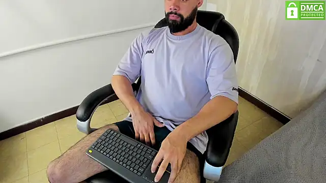 Luke Diaz7 online show from December 2025 03:03:02 AM