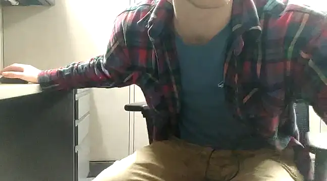 Snapshot of Panda__panda_panda chatting on March 2025 07:01:02 PM Panda  panda panda online show from March 2025 07:01:02 PM