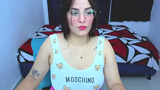 Snapshot of atenea_02_love chatting on September 2025 12:45:01 AM atenea 02 love online show from September 2025 12:45:01 AM