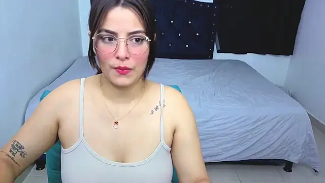 Snapshot of atenea_02_love chatting on September 2025 11:21:01 PM atenea 02 love online show from September 2025 11:21:01 PM