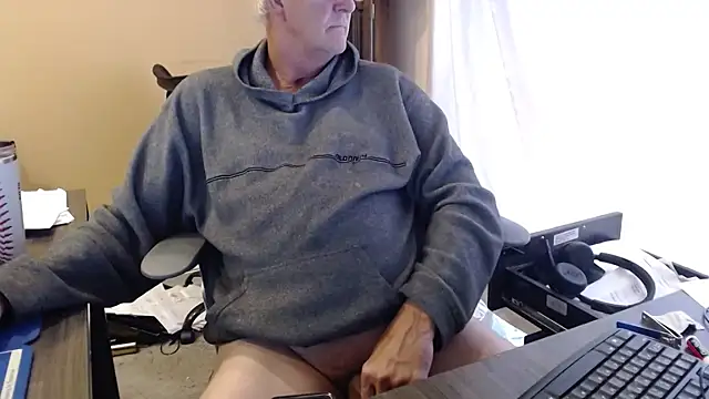 Snapshot of olderandwiser2 chatting on September 2025 06:18:02 PM olderandwiser2 online show from September 2025 06:18:02 PM