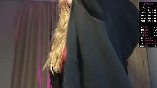 Snapshot of Sakura_Moore chatting on December 2025 01:26:01 PM Sakura Moore online show from December 2025 01:26:01 PM