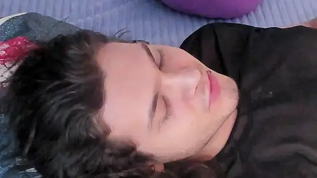 ParanoidTemptaion  online show from September 2025 10:49:02 AM