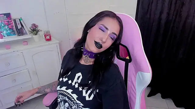 Snapshot of Nyx_Blackmoon chatting on October 2025 01:30:02 PM Nyx Blackmoon online show from October 2025 01:30:02 PM