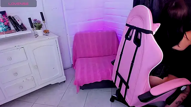 Snapshot of Nyx_Blackmoon chatting on November 2025 02:34:02 PM Nyx Blackmoon online show from November 2025 02:34:02 PM