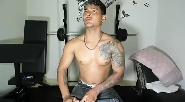 Snapshot of Blackhot000 chatting on February 2025 03:18:02 AM Blackhot000 online show from February 2025 03:18:02 AM