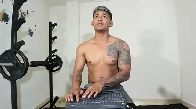 Snapshot of Blackhot000 chatting on February 2025 01:26:01 AM Blackhot000 online show from February 2025 01:26:01 AM