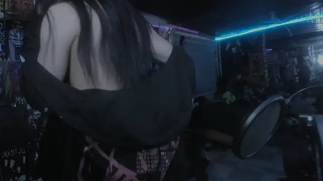 Snapshot of rotten_dreams chatting on March 2025 04:00:02 PM rotten dreams online show from March 2025 04:00:02 PM