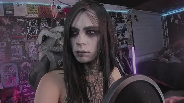 Snapshot of rotten_dreams chatting on April 2026 11:22:02 PM rotten dreams online show from April 2026 11:22:02 PM