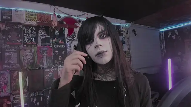 Snapshot of rotten_dreams chatting on May 2026 11:13:01 PM rotten dreams online show from May 2026 11:13:01 PM
