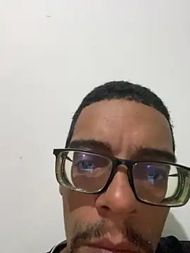 Snapshot of Diegodelicia chatting on May 2026 04:50:01 AM Diegodelicia online show from May 2026 04:50:01 AM