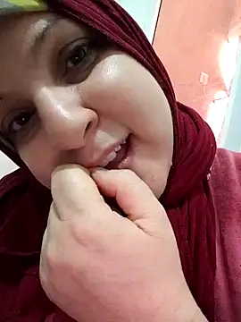 Snapshot of Malak-26 chatting on February 2026 02:33:01 PM Malak-26 online show from February 2026 02:33:01 PM