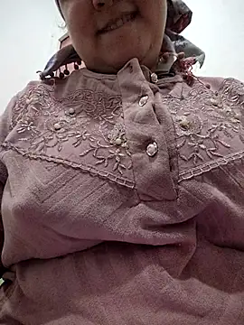 Snapshot of Malak-26 chatting on February 2026 01:07:02 PM Malak-26 online show from February 2026 01:07:02 PM