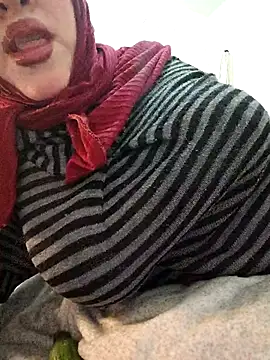 Snapshot of Malak-26 chatting on February 2026 10:41:02 PM Malak-26 online show from February 2026 10:41:02 PM