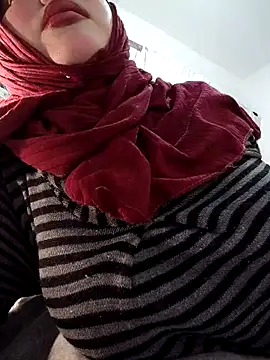 Snapshot of Malak-26 chatting on February 2026 11:59:01 PM Malak-26 online show from February 2026 11:59:01 PM