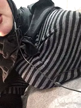 Snapshot of Malak-26 chatting on February 2026 10:43:01 PM Malak-26 online show from February 2026 10:43:01 PM