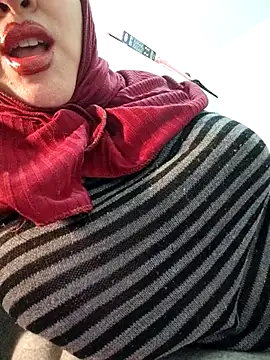 Snapshot of Malak-26 chatting on February 2026 10:22:01 PM Malak-26 online show from February 2026 10:22:01 PM