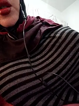 Snapshot of Malak-26 chatting on March 2026 01:42:02 AM Malak-26 online show from March 2026 01:42:02 AM