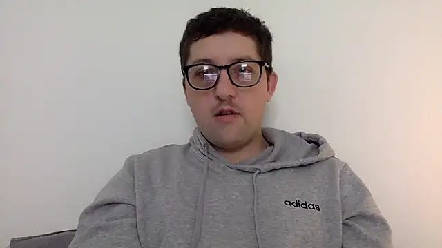 Snapshot of Milflover96 chatting on February 2025 07:39:01 PM Milflover96 online show from February 2025 07:39:01 PM