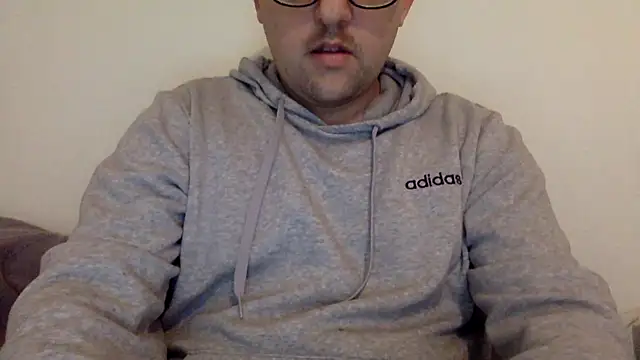 Snapshot of Milflover96 chatting on February 2025 03:53:01 PM Milflover96 online show from February 2025 03:53:01 PM