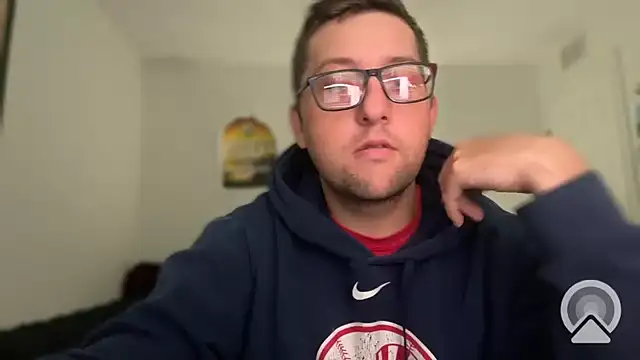 Snapshot of Milflover96 chatting on September 2025 03:22:01 PM Milflover96 online show from September 2025 03:22:01 PM