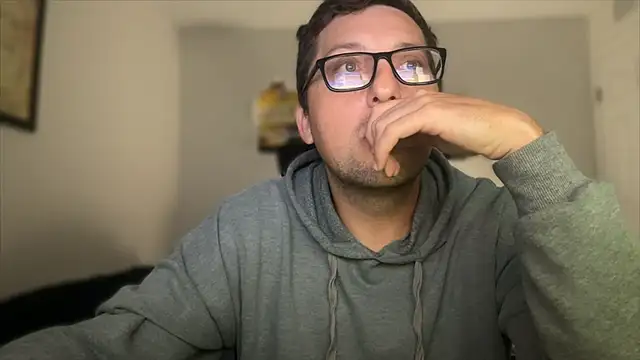 Snapshot of Milflover96 chatting on October 2025 05:28:01 AM Milflover96 online show from October 2025 05:28:01 AM