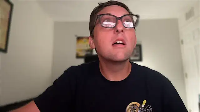 Snapshot of Milflover96 chatting on November 2025 12:55:02 AM Milflover96 online show from November 2025 12:55:02 AM