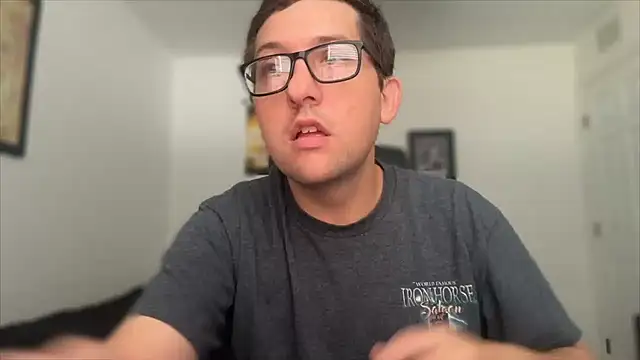 Snapshot of Milflover96 chatting on November 2025 02:32:02 PM Milflover96 online show from November 2025 02:32:02 PM