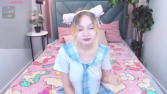 Snapshot of SweetieAngela chatting on March 2025 06:23:01 AM SweetieAngela online show from March 2025 06:23:01 AM