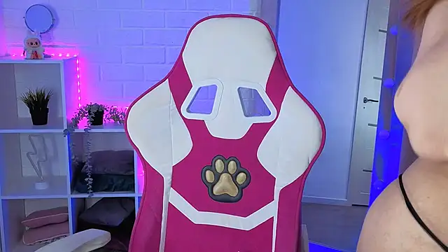 Snapshot of SweetieAngela chatting on December 2025 02:26:01 PM SweetieAngela online show from December 2025 02:26:01 PM