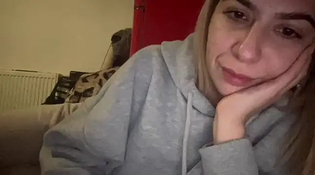 Snapshot of sarrah_rossy chatting on February 2025 01:10:01 AM sarrah rossy online show from February 2025 01:10:01 AM