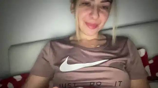 Snapshot of sarrah_rossy chatting on February 2025 01:03:01 AM sarrah rossy online show from February 2025 01:03:01 AM