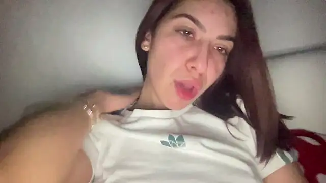 Snapshot of sarrah_rossy chatting on March 2025 03:24:01 AM sarrah rossy online show from March 2025 03:24:01 AM