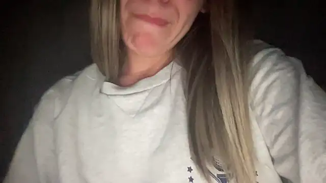 Snapshot of sarrah_rossy chatting on September 2025 08:32:01 PM sarrah rossy online show from September 2025 08:32:01 PM