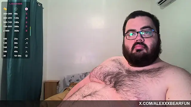 Snapshot of alexxxbear chatting on May 2026 05:35:02 AM alexxxbear online show from May 2026 05:35:02 AM