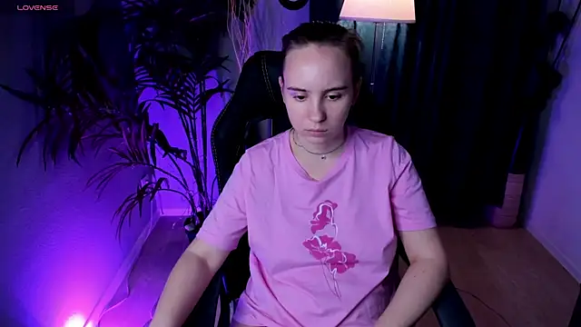 Lika 0ne online show from October 2025 10:11:02 AM