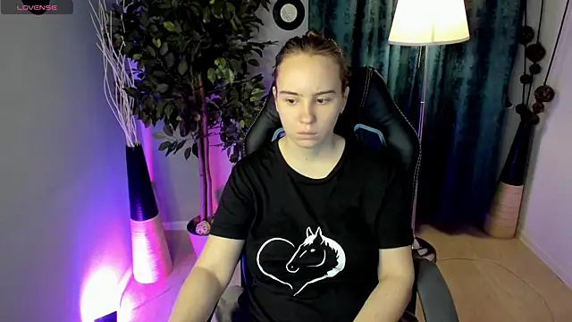 Lika 0ne online show from February 2026 12:13:02 PM