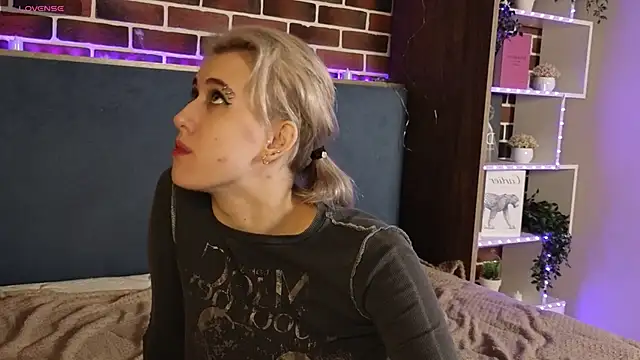 ConstanceBails online show from February 2025 06:40:01 AM