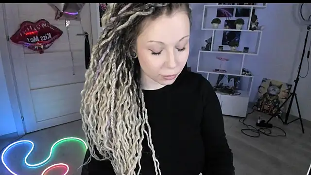 HoneySallyMoore online show from February 2026 06:40:02 PM