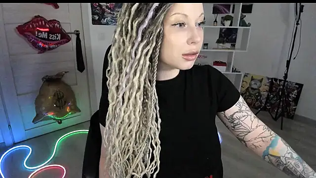 HoneySallyMoore online show from May 2026 07:09:02 PM