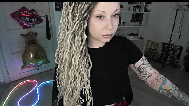 HoneySallyMoore online show from May 2026 07:44:02 PM