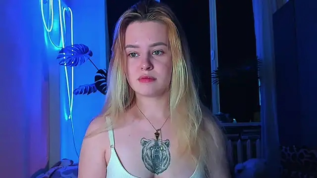 Alexa Pirs online show from March 2025 02:22:01 PM