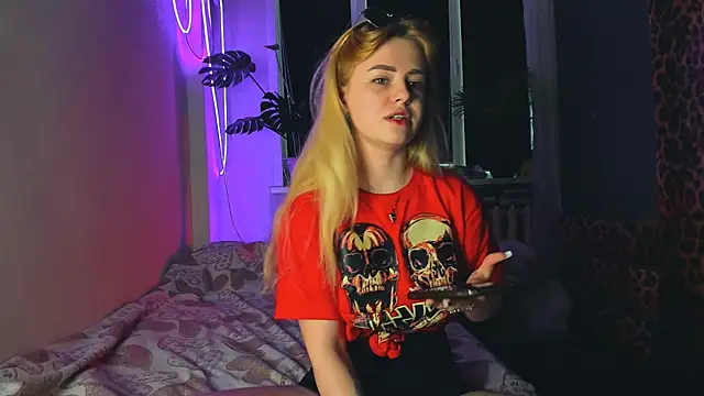 Alexa Pirs online show from March 2025 02:36:01 PM