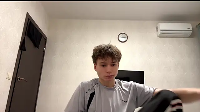 aronrodrigos online show from February 2025 01:40:01 AM