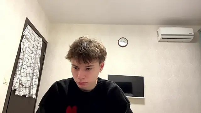 aronrodrigos online show from February 2025 06:44:01 PM
