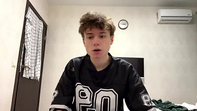 aronrodrigos online show from February 2025 10:58:01 PM